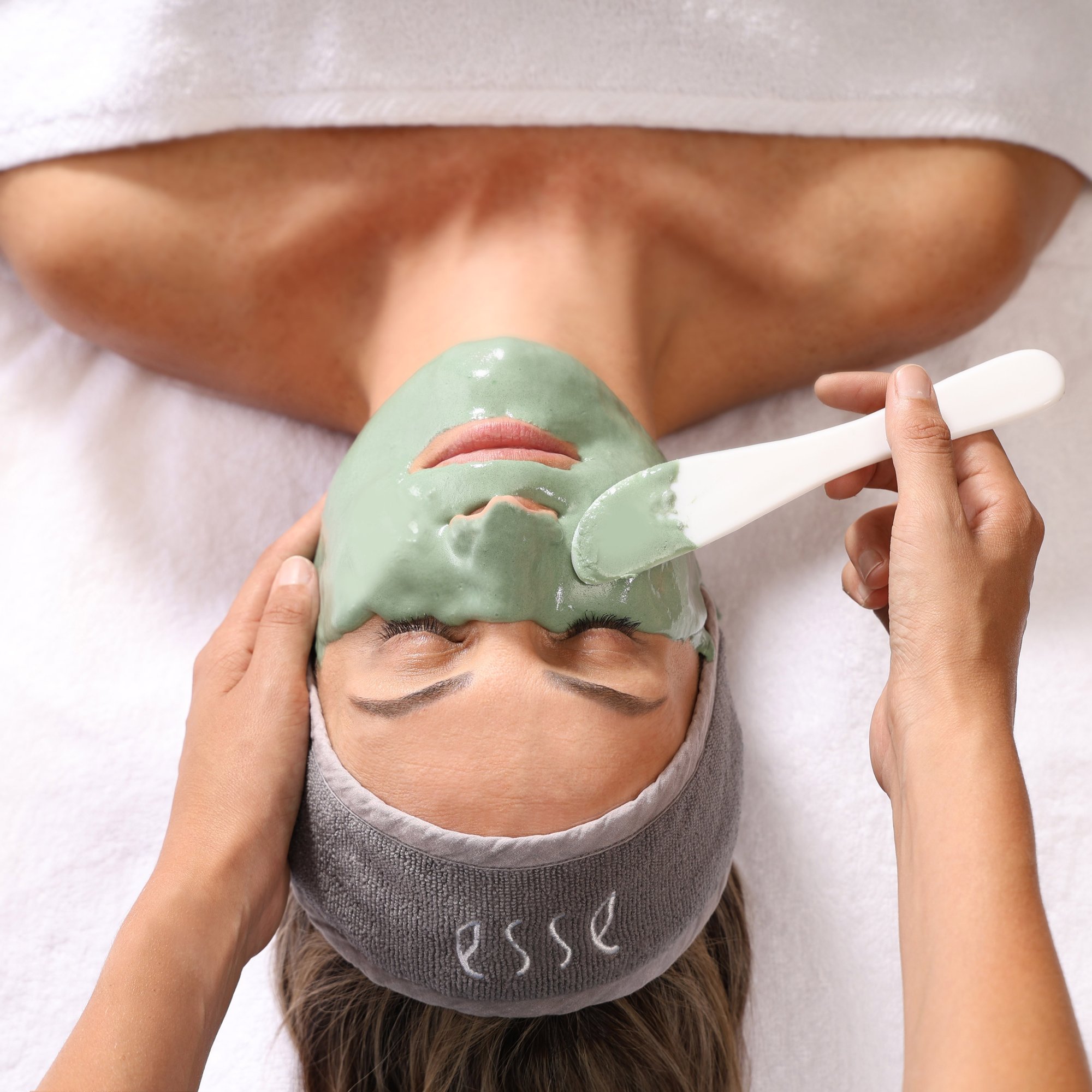 ELPE_HERO_PIC_CLOSED_EYES